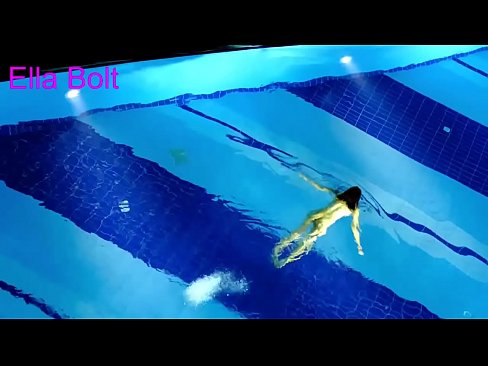 ❤️ Ùn possu micca piantà di fighjulà, ghjovana bionda catturata nuda in piscina ELLA BOLT ️ Video porno à porn co.teenactivewear.ru ️❤