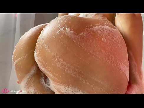 ❤️ Brunette si masturba a figa cù un vibratore per un orgasmu intensu in a doccia ️ Video porno à porn co.teenactivewear.ru ️❤