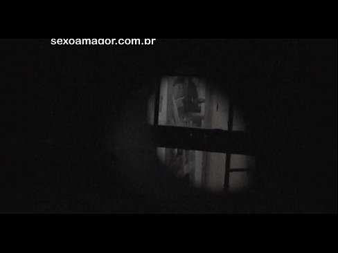 ❤️ Blondie hè videoregistrata in segretu da un voyeur di u quartieru nascostu daretu à i mattoni cavi ️ Video porno à porn co.teenactivewear.ru ️❤