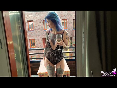 ❤️ Ragazza tremenda chì succhia cù una bocca è cazzo appassionatamente sottu à u celu apertu ️ Video porno à porn co.teenactivewear.ru ️❤